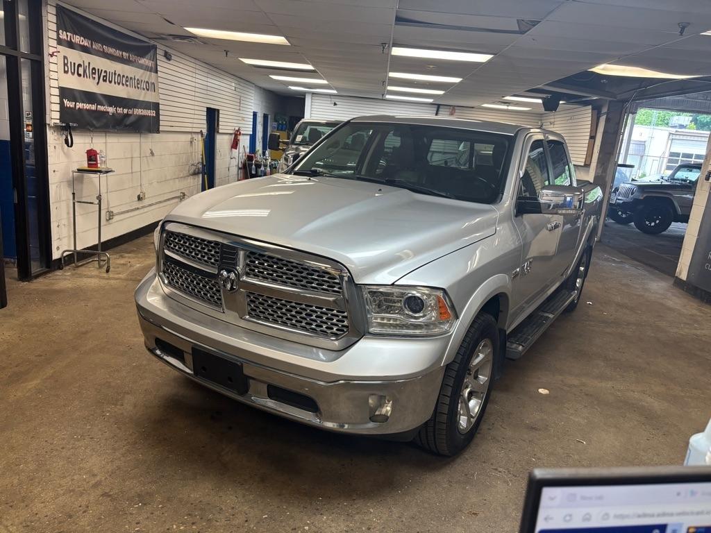 RAM 1500 Laramie Crew Cab SWB 4WD 2015