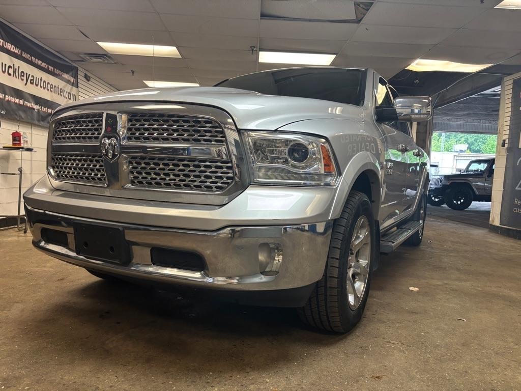 RAM 1500 Laramie Crew Cab SWB 4WD 2015