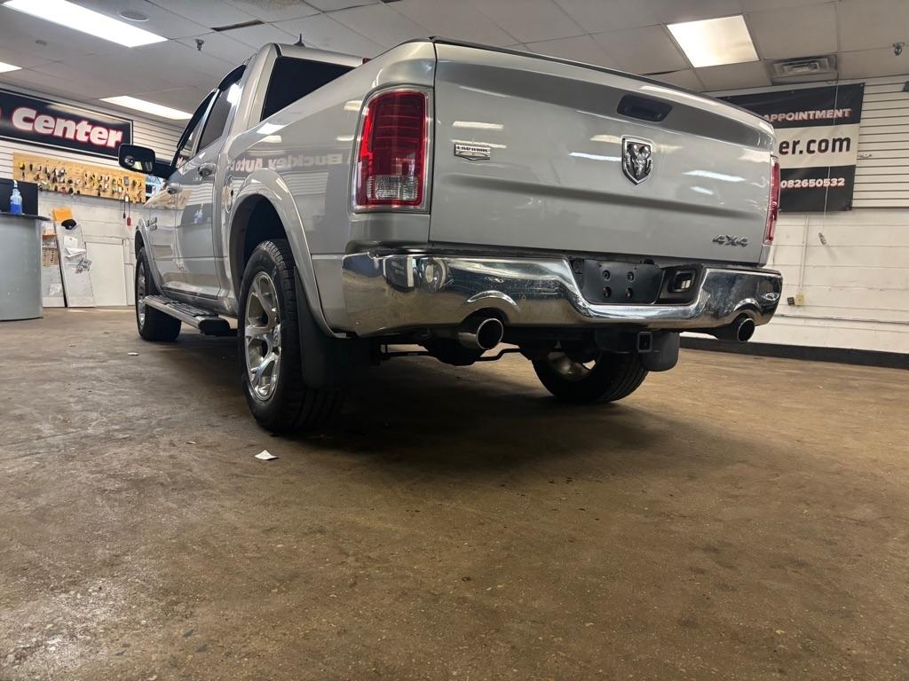 RAM 1500 Laramie Crew Cab SWB 4WD 2015