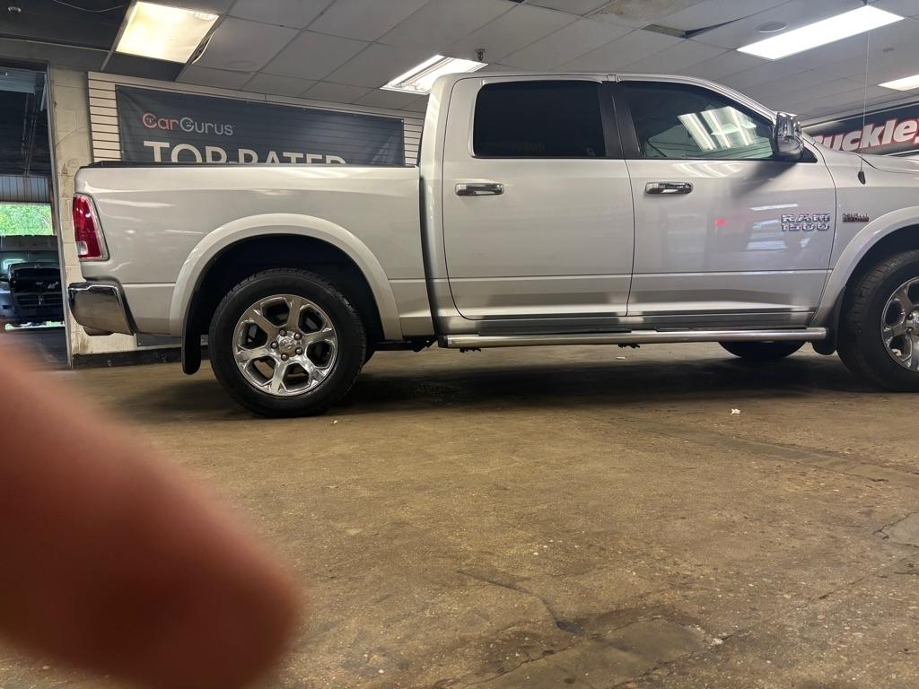 RAM 1500 Laramie Crew Cab SWB 4WD 2015