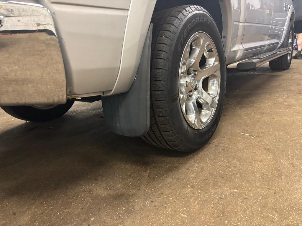 RAM 1500 Laramie Crew Cab SWB 4WD 2015