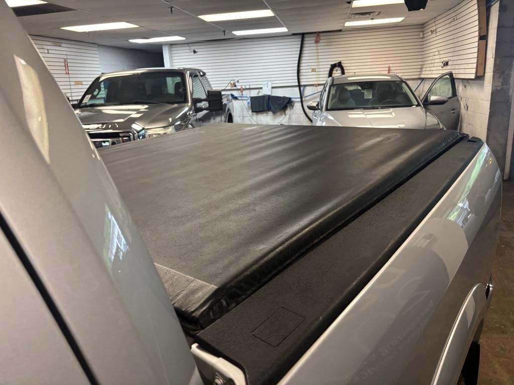 RAM 1500 Laramie Crew Cab SWB 4WD 2015