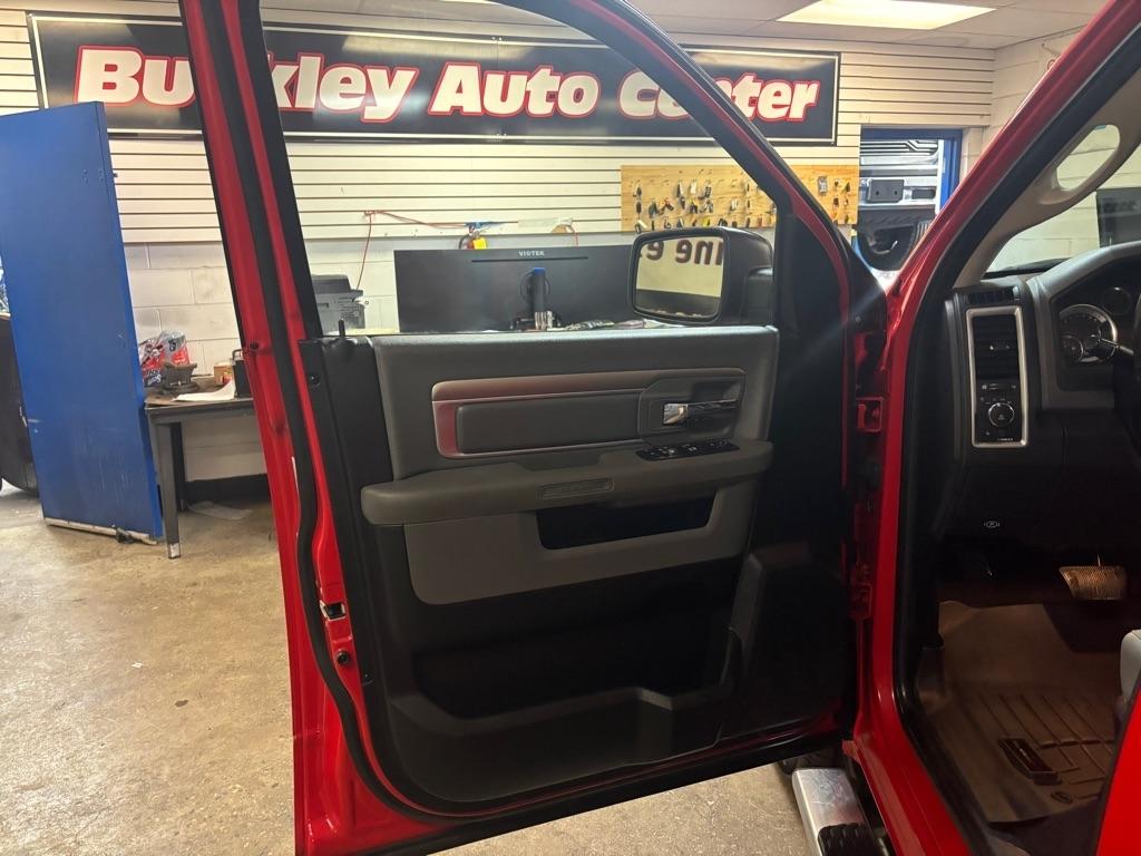 RAM 1500 SLT Quad Cab 4WD 2014