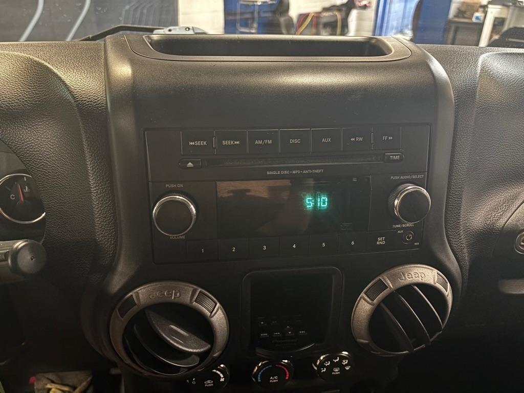Jeep Wrangler Sport 4WD 2012
