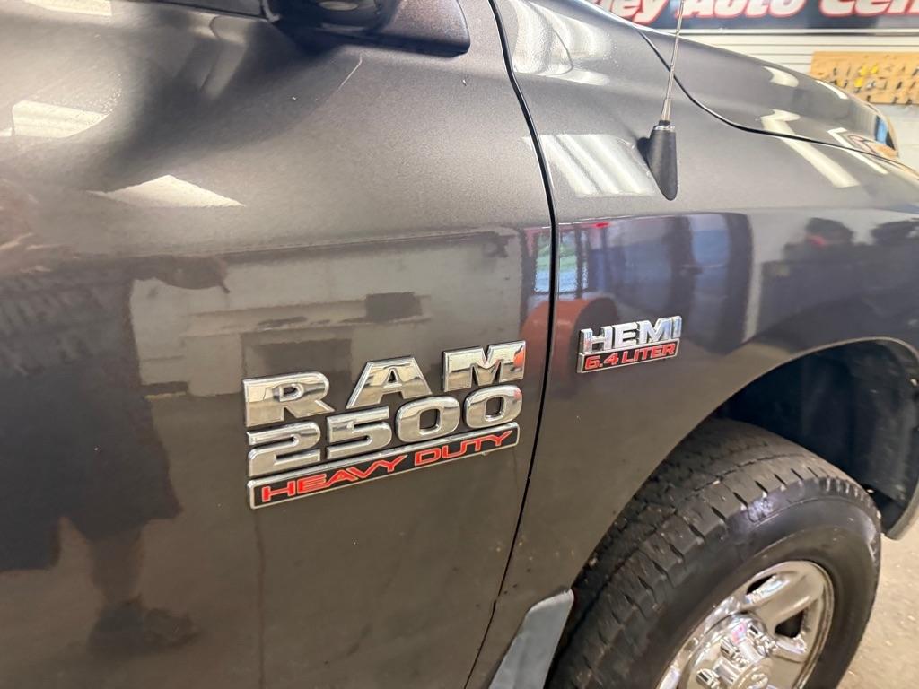 RAM 2500 Tradesman Crew Cab SWB 4WD 2016