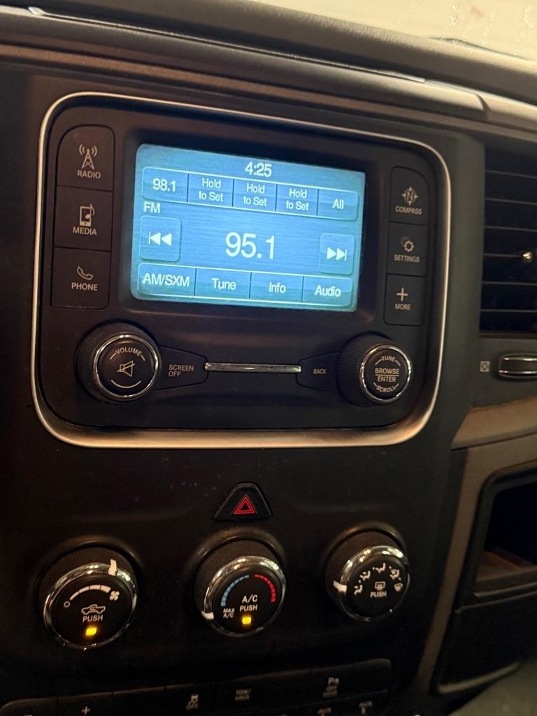 RAM 2500 Tradesman Crew Cab SWB 4WD 2016