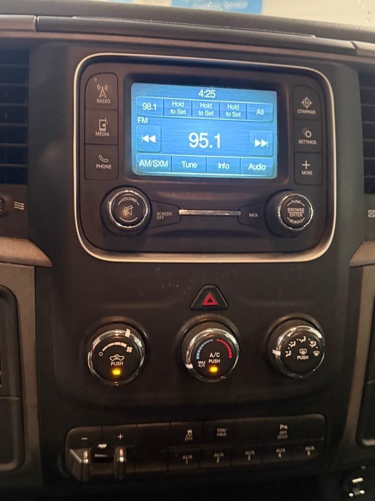 RAM 2500 Tradesman Crew Cab SWB 4WD 2016