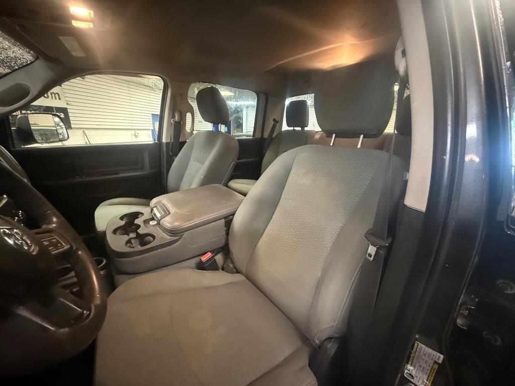 RAM 2500 Tradesman Crew Cab SWB 4WD 2016