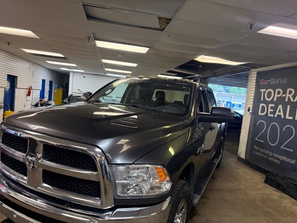 RAM 2500 Tradesman Crew Cab SWB 4WD 2016