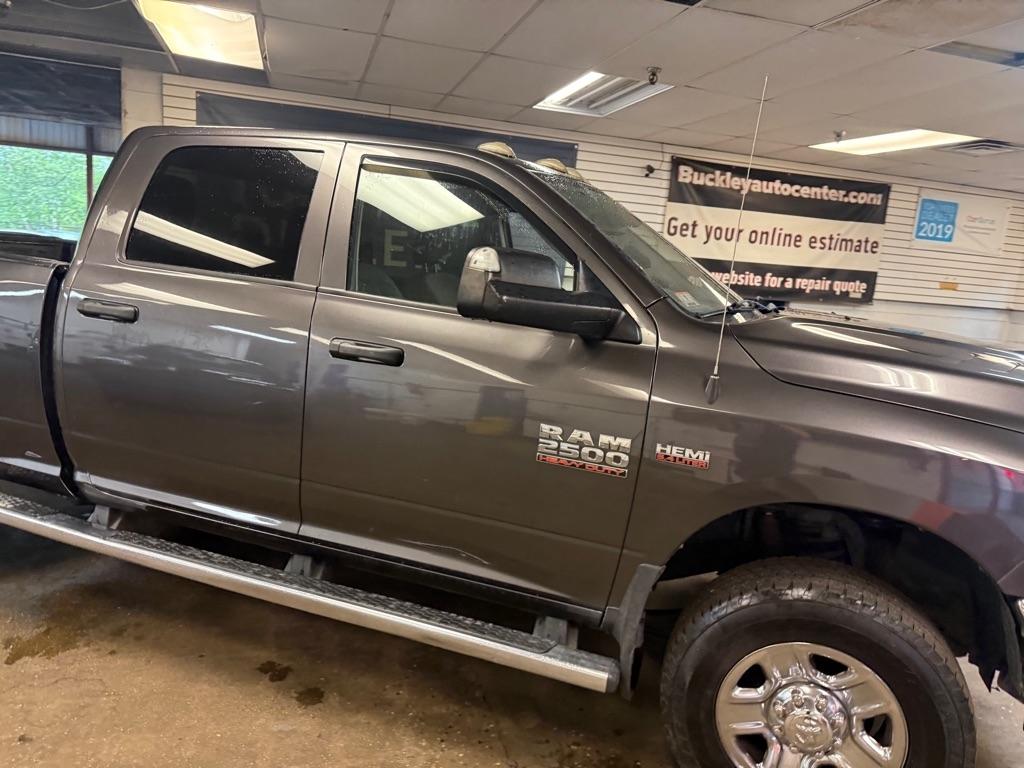 RAM 2500 Tradesman Crew Cab SWB 4WD 2016