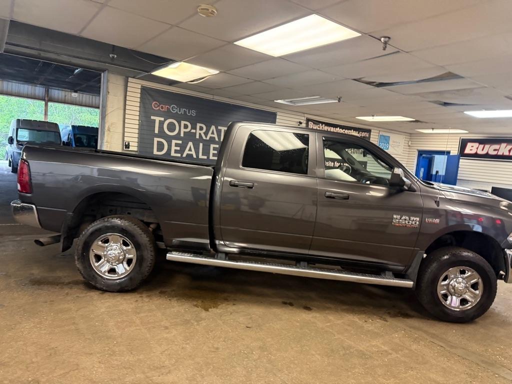 RAM 2500 Tradesman Crew Cab SWB 4WD 2016