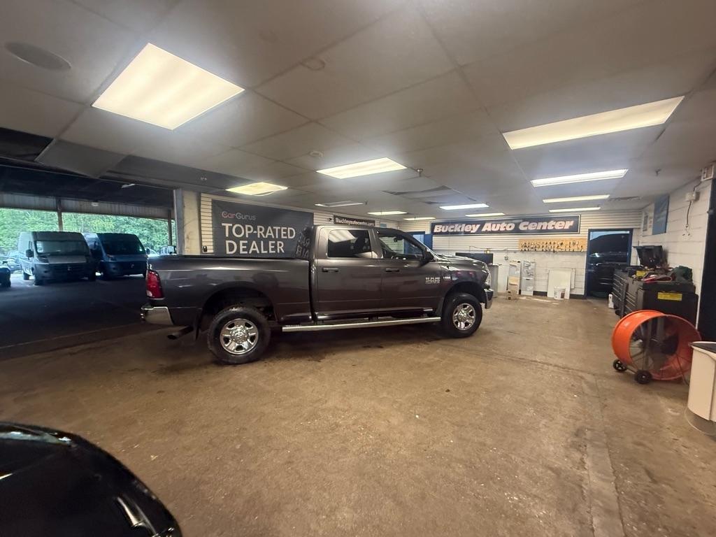 RAM 2500 Tradesman Crew Cab SWB 4WD 2016