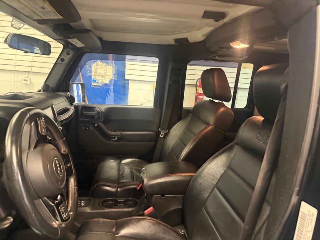 Jeep Wrangler Unlimited Sahara 4WD 2012