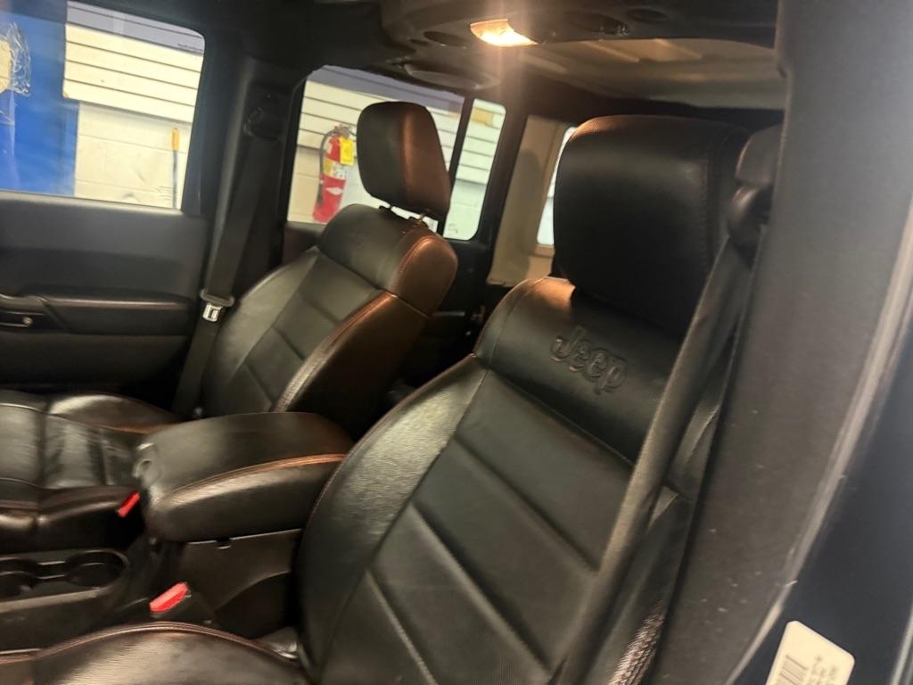 Jeep Wrangler Unlimited Sahara 4WD 2012
