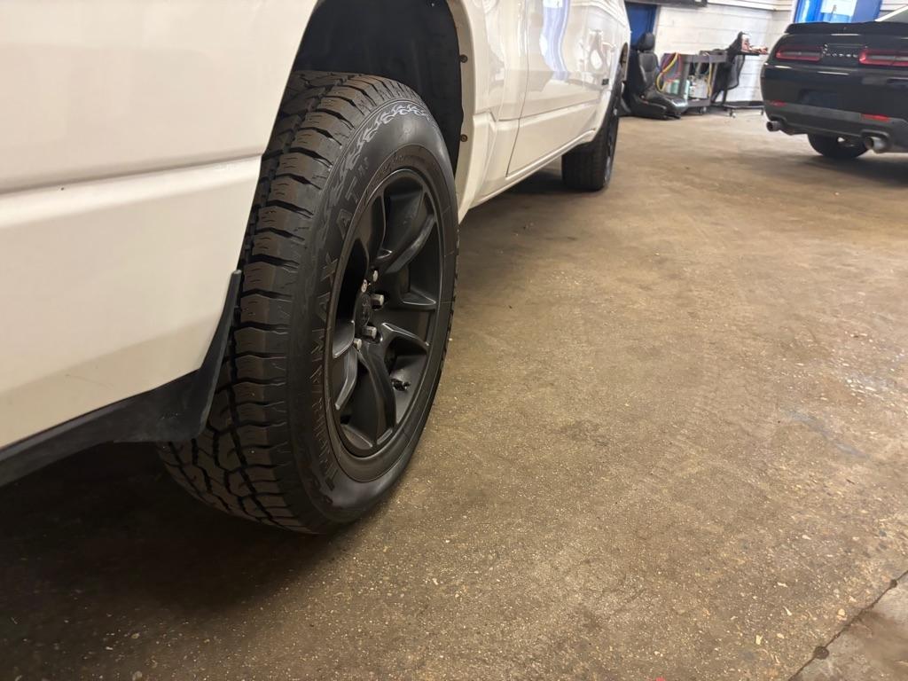 RAM 1500 Big Horn Crew Cab SWB 4WD 2021