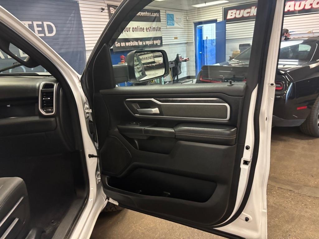 RAM 1500 Big Horn Crew Cab SWB 4WD 2021