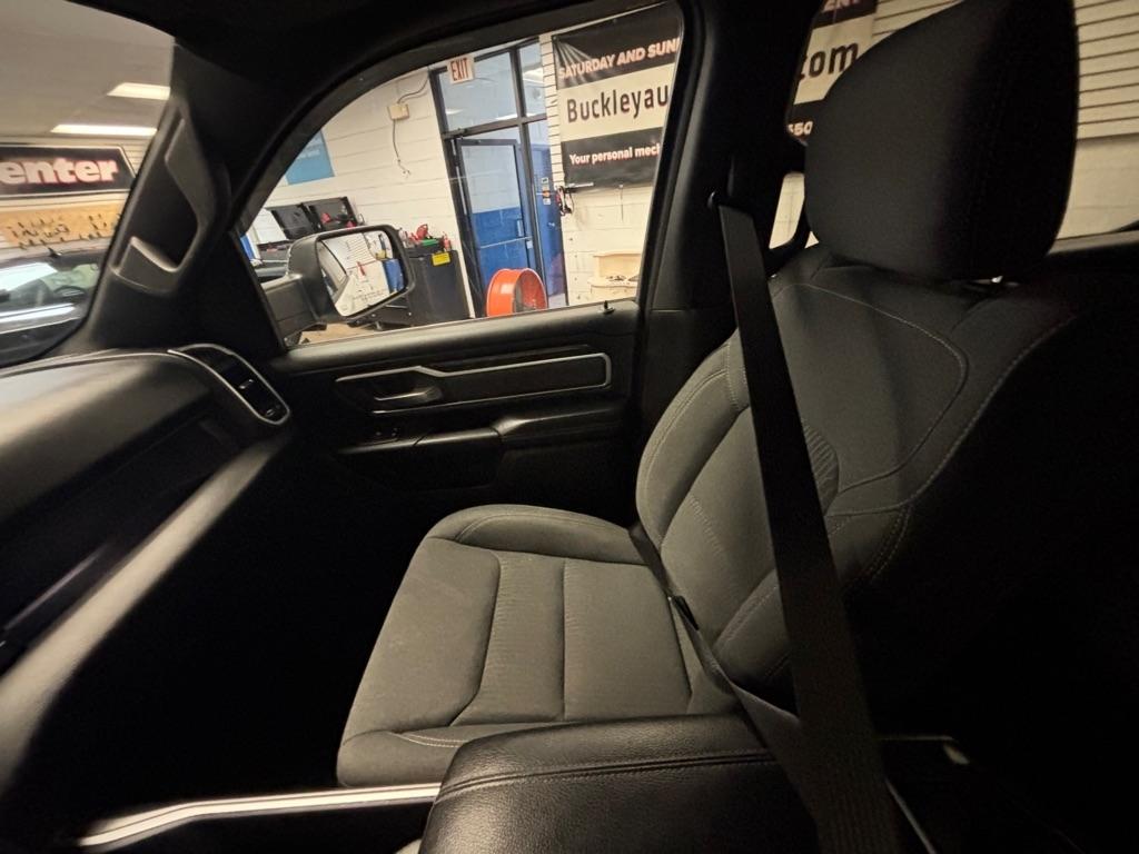 RAM 1500 Big Horn Crew Cab SWB 4WD 2021