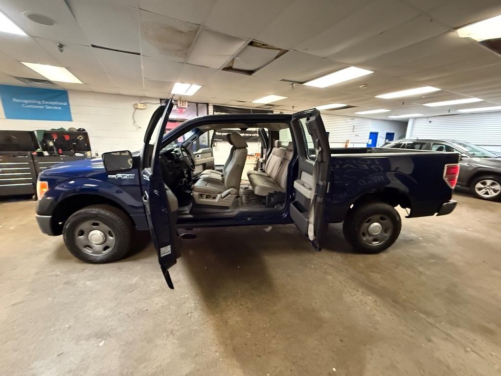 Ford F-150 XL SuperCab 6.5-ft. Bed 4WD 2009