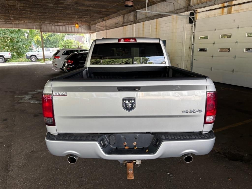 RAM 1500 Tradesman Quad Cab 4WD 2016