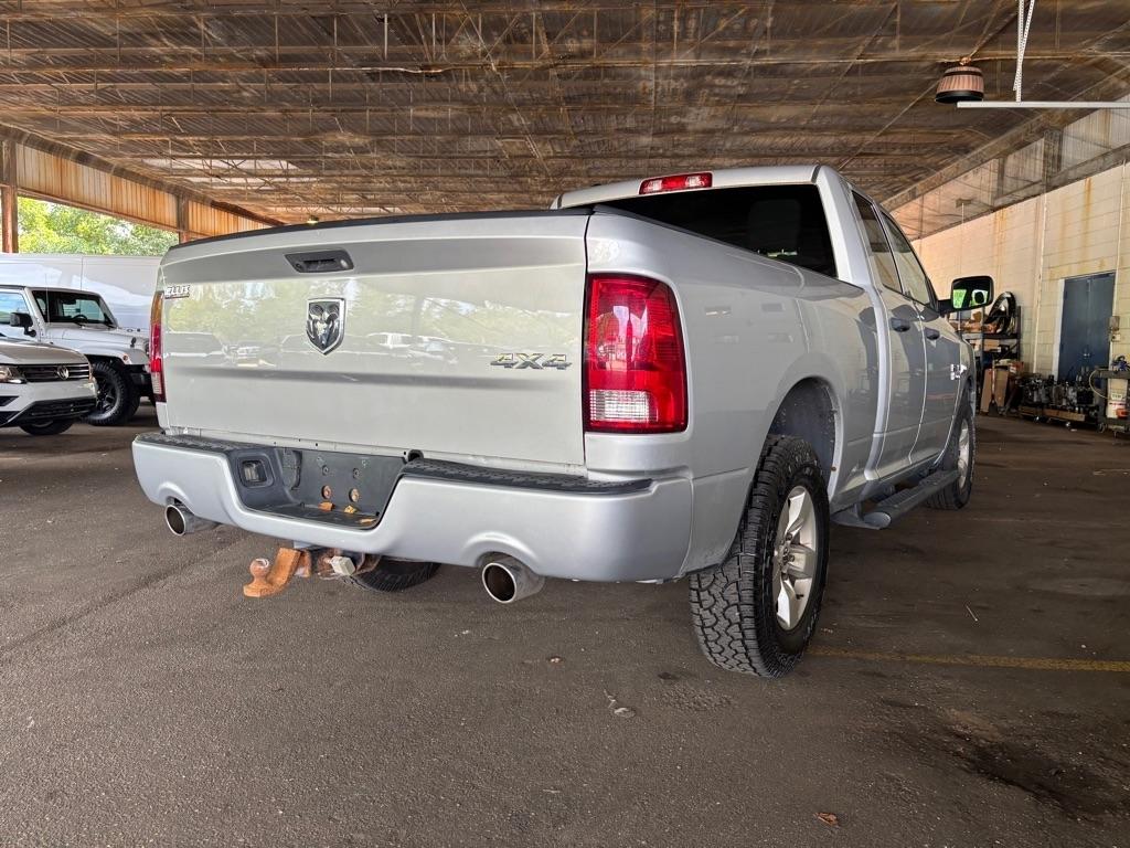 RAM 1500 Tradesman Quad Cab 4WD 2016