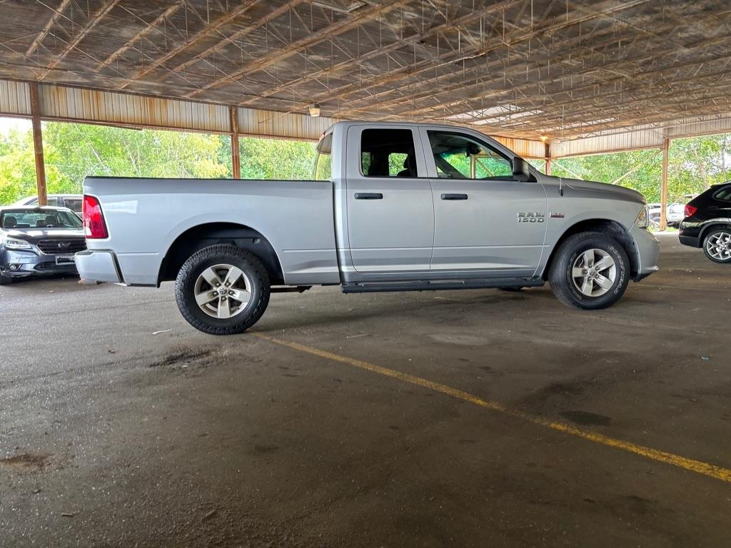 RAM 1500 Tradesman Quad Cab 4WD 2016