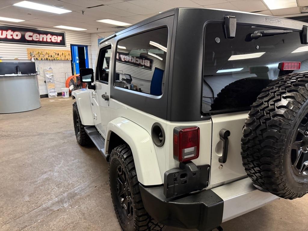 Jeep Wrangler Sahara 4WD 2013