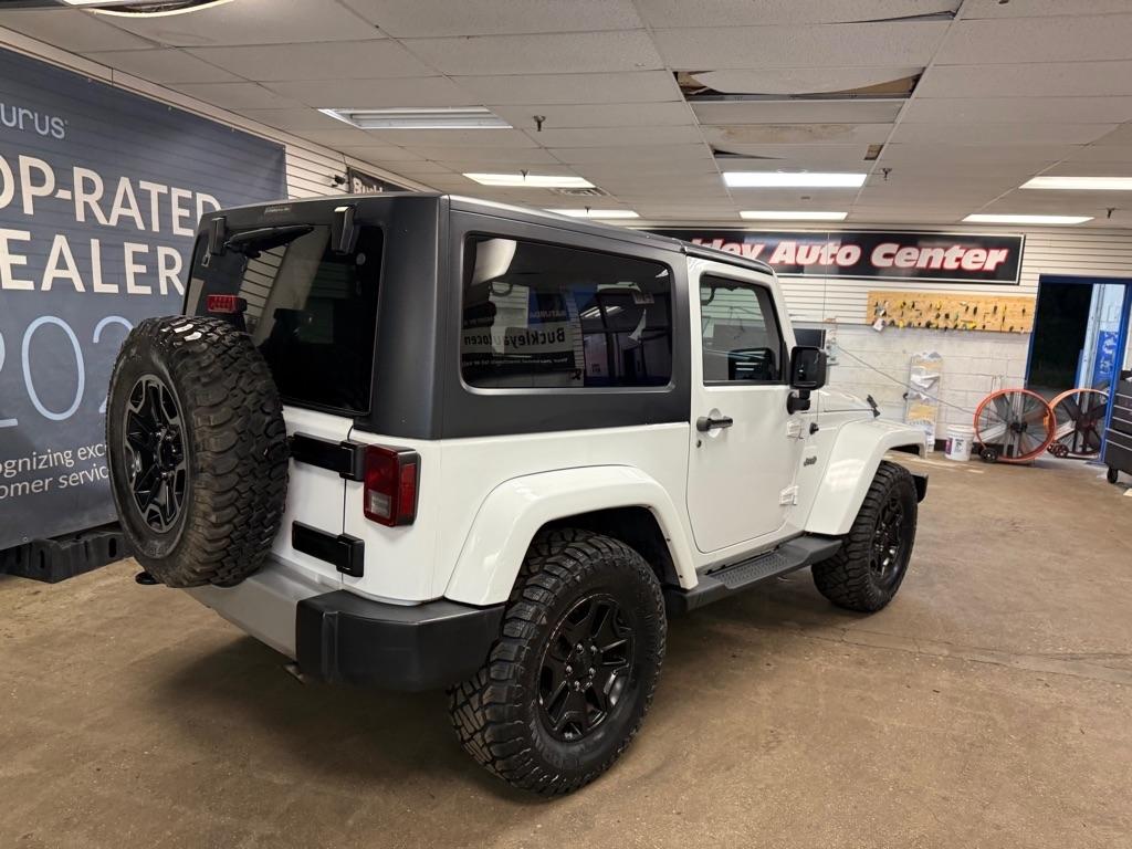 Jeep Wrangler Sahara 4WD 2013