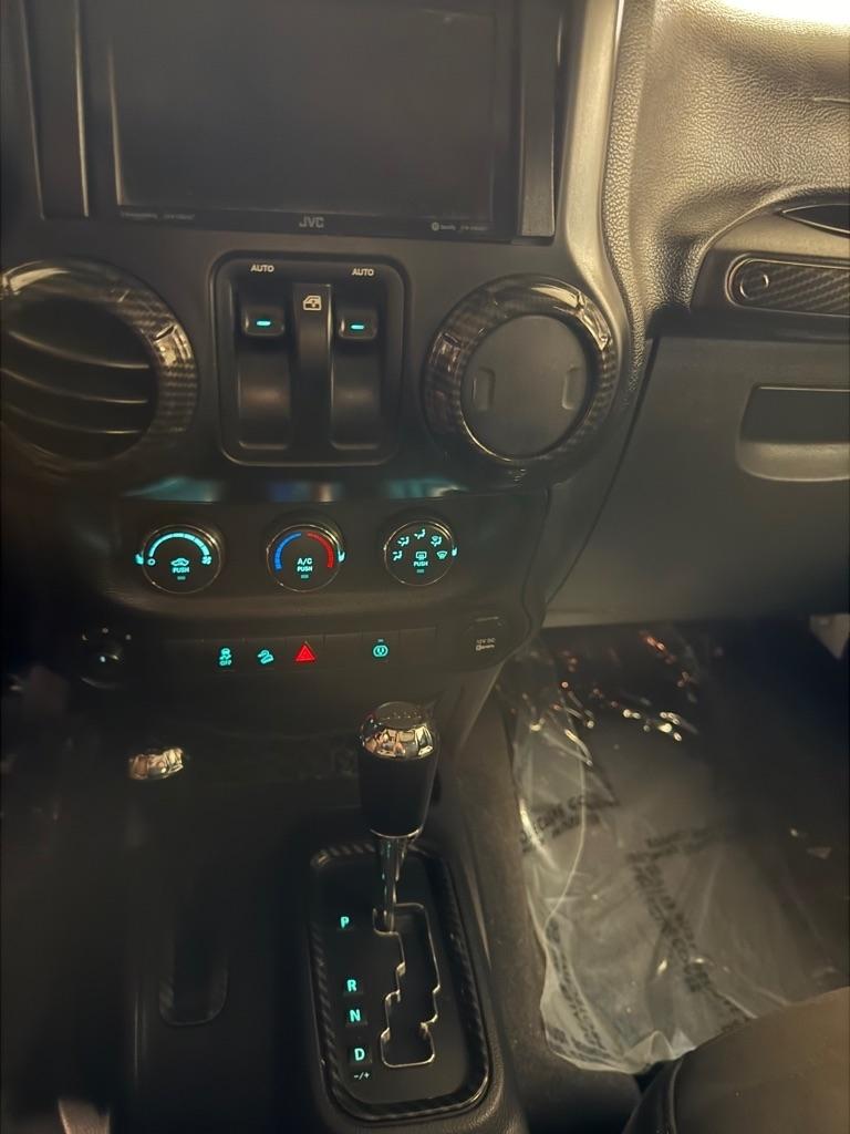 Jeep Wrangler Sahara 4WD 2013