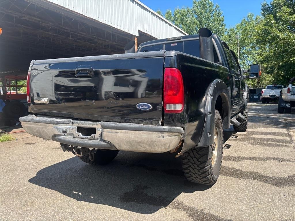 Ford F-350 SD XL Crew Cab 4WD 2004