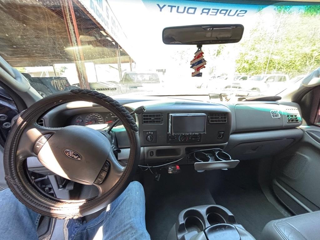 Ford F-350 SD XL Crew Cab 4WD 2004