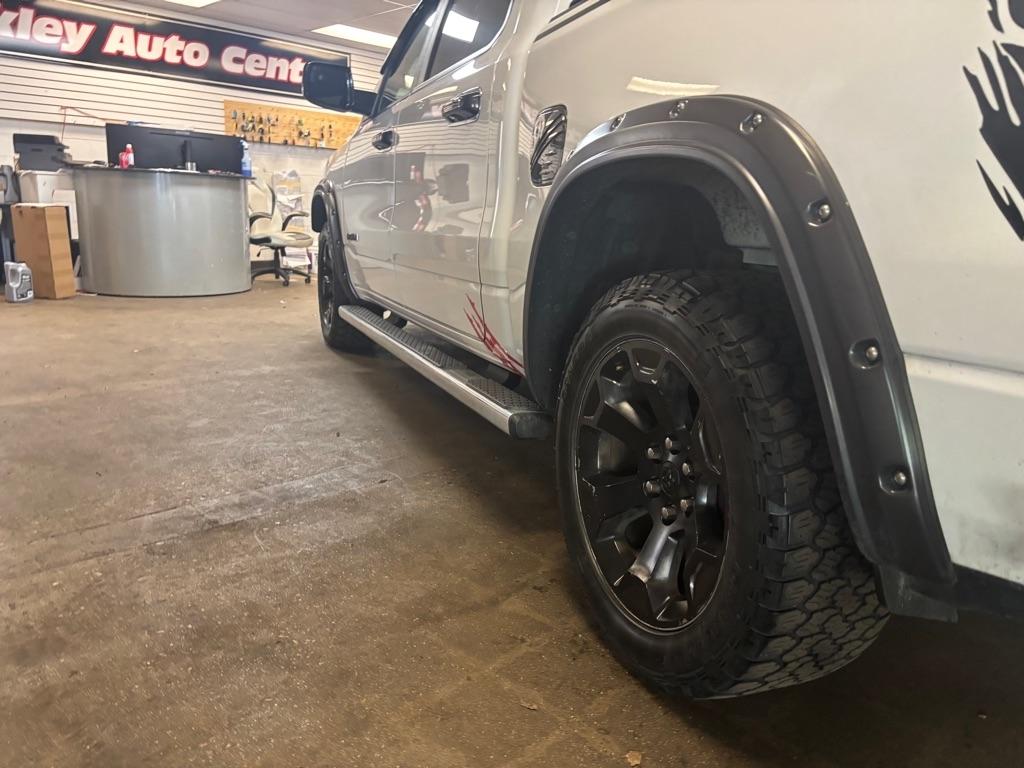 RAM 1500 Big Horn Crew Cab SWB 4WD 2019