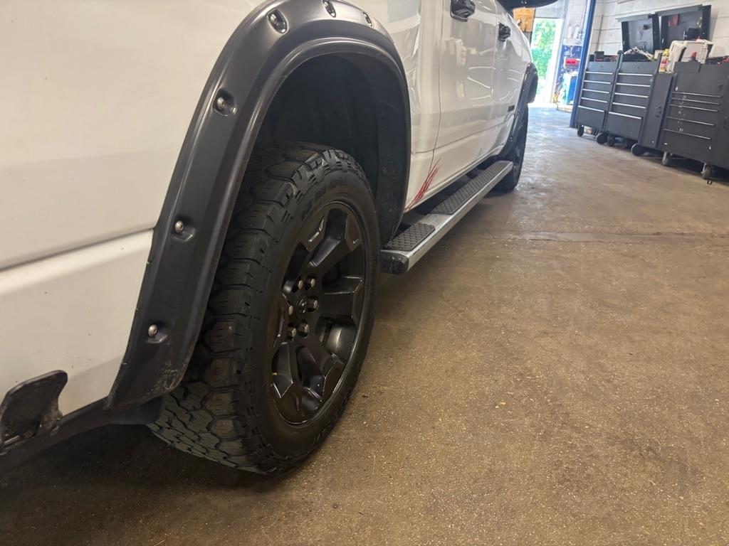 RAM 1500 Big Horn Crew Cab SWB 4WD 2019