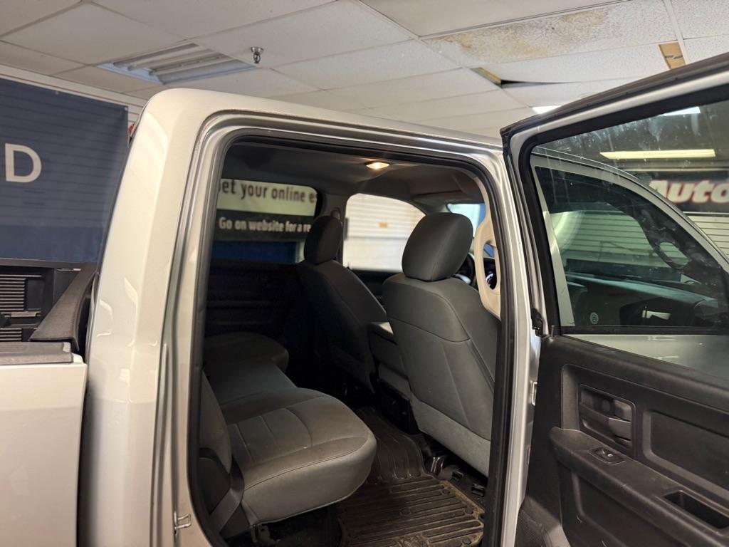 RAM 2500 Tradesman Crew Cab SWB 4WD 2015