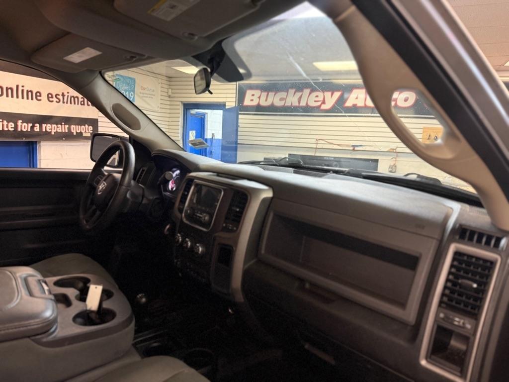 RAM 2500 Tradesman Crew Cab SWB 4WD 2015