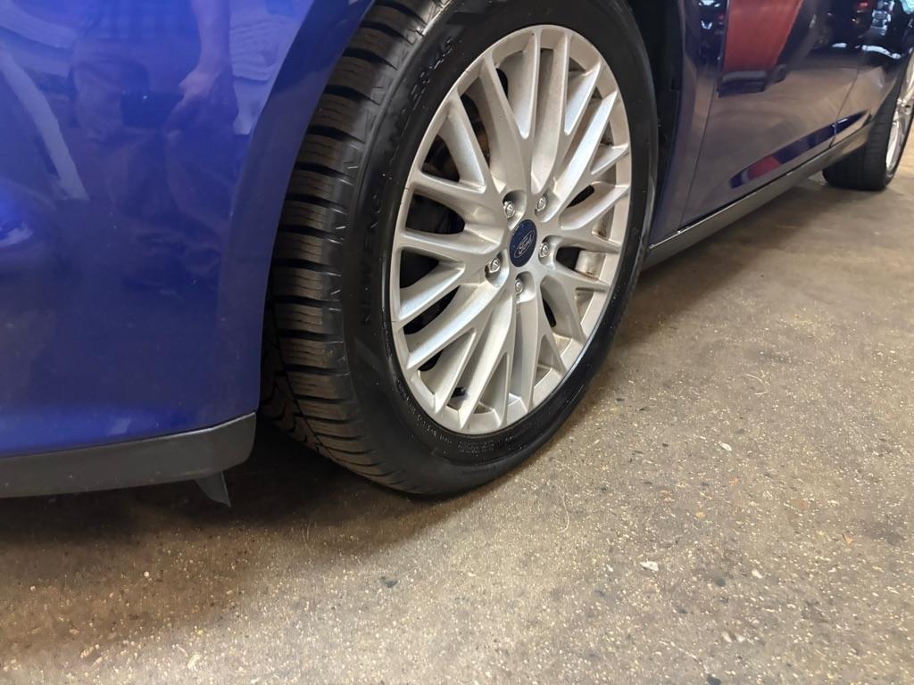 Ford Focus Titanium Hatch 2014