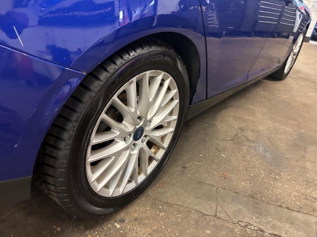 Ford Focus Titanium Hatch 2014