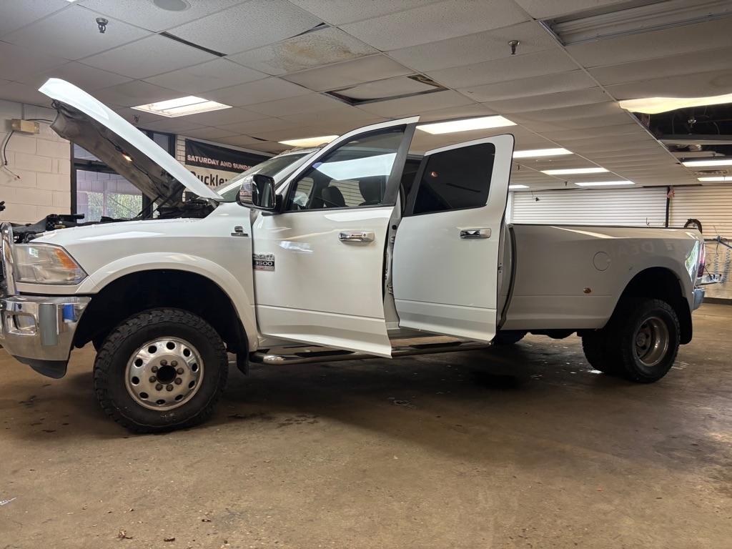 Dodge 3500 Laramie Crew Cab LWB 4WD DRW 2012