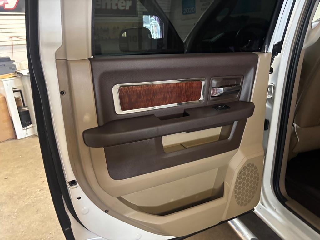 Dodge 3500 Laramie Crew Cab LWB 4WD DRW 2012