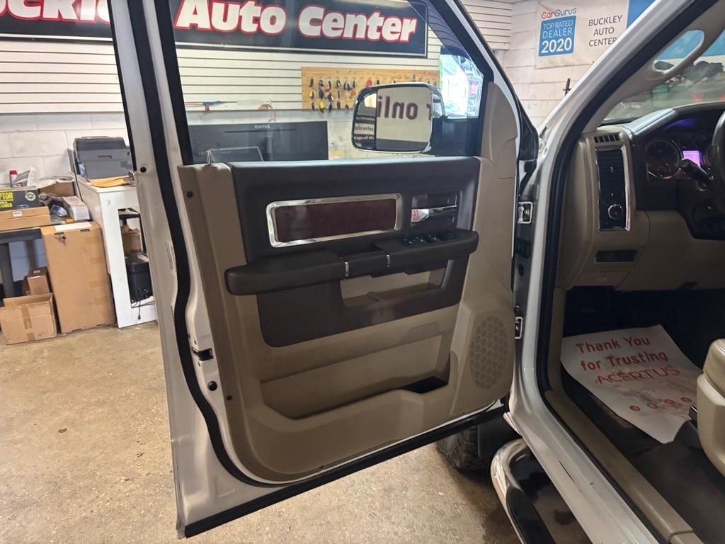 Dodge 3500 Laramie Crew Cab LWB 4WD DRW 2012