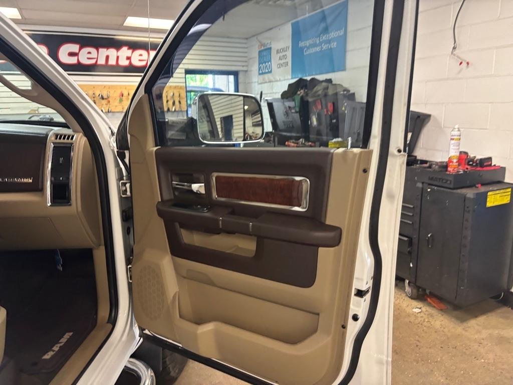 Dodge 3500 Laramie Crew Cab LWB 4WD DRW 2012