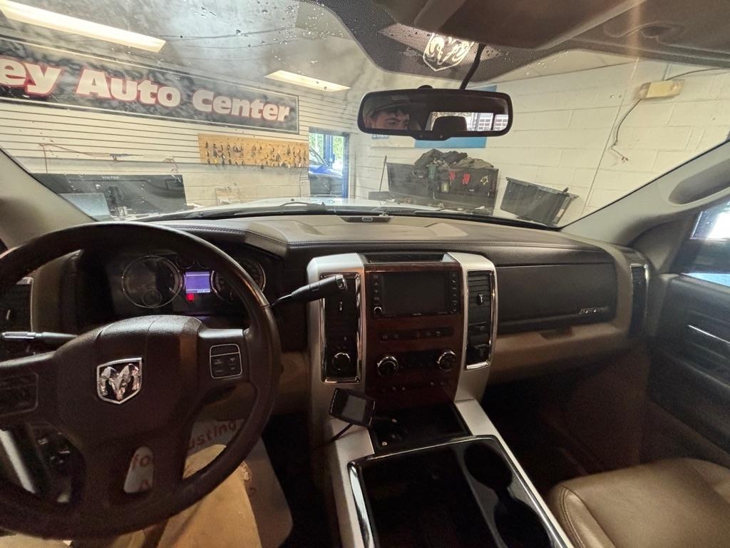 Dodge 3500 Laramie Crew Cab LWB 4WD DRW 2012