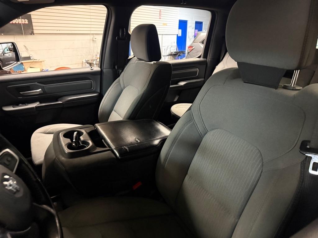 RAM 1500 Big Horn Crew Cab SWB 4WD 2021