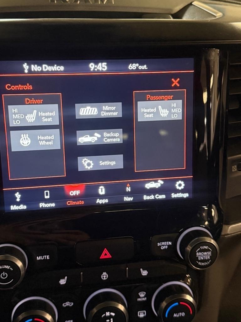 RAM 1500 Big Horn Crew Cab SWB 4WD 2021