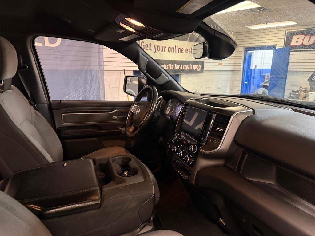 RAM 1500 Big Horn Crew Cab SWB 4WD 2021