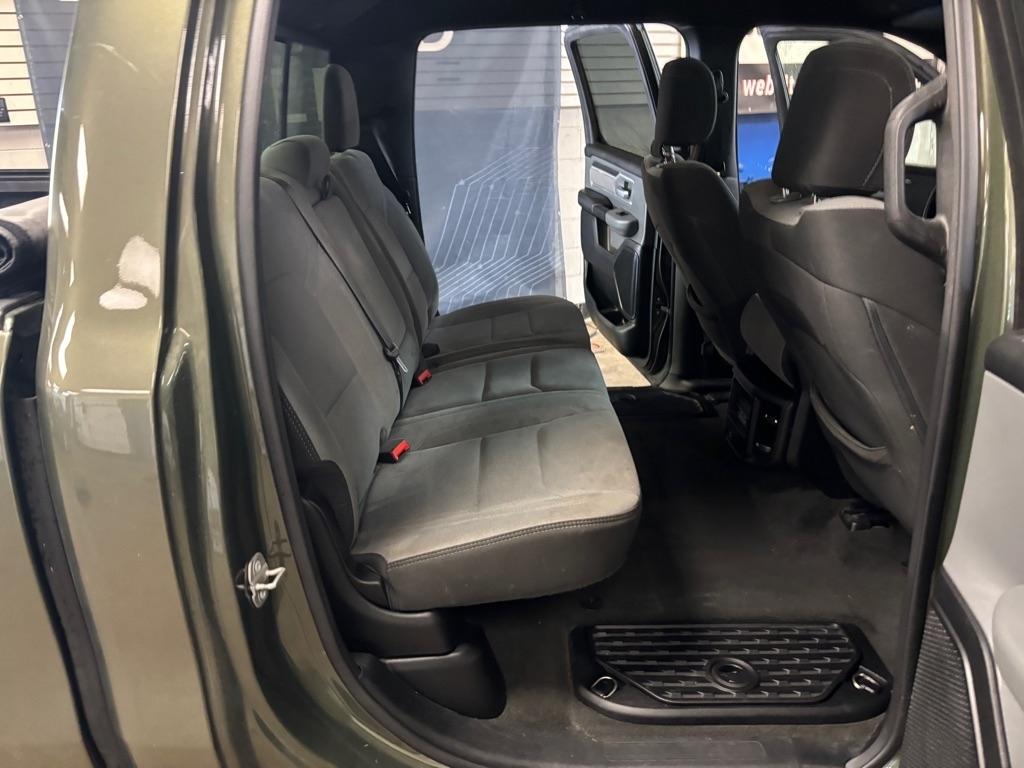 RAM 1500 Big Horn Crew Cab SWB 4WD 2021
