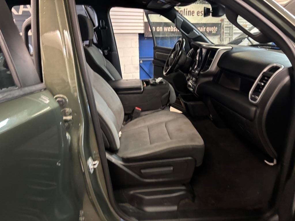 RAM 1500 Big Horn Crew Cab SWB 4WD 2021