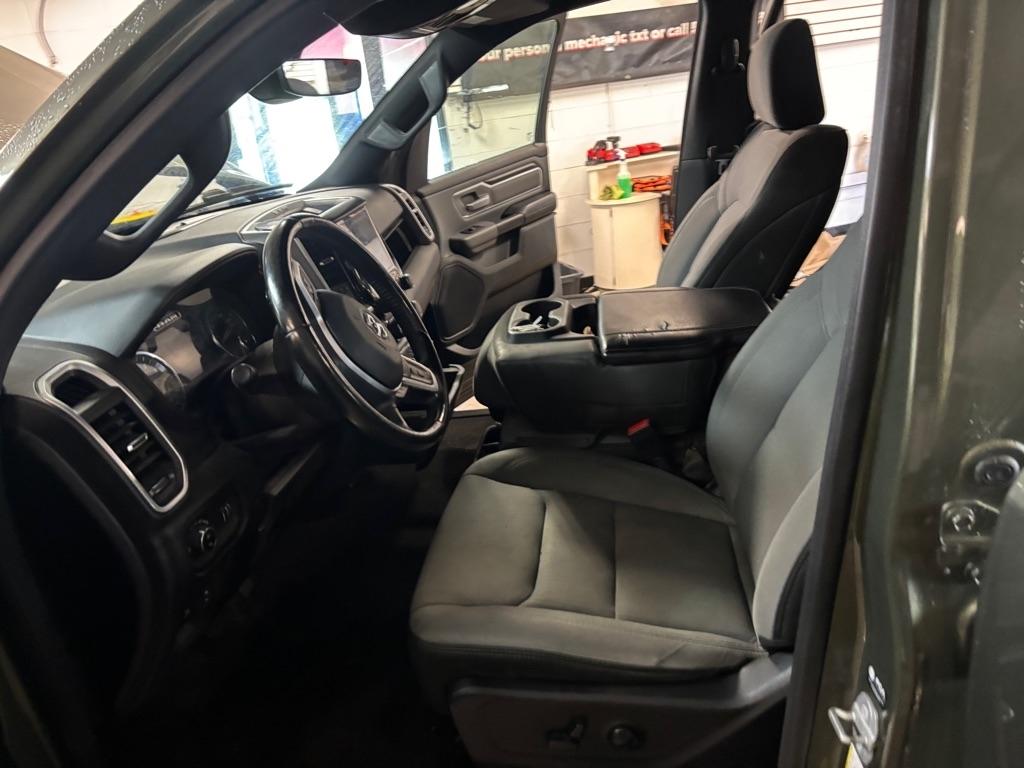 RAM 1500 Big Horn Crew Cab SWB 4WD 2021