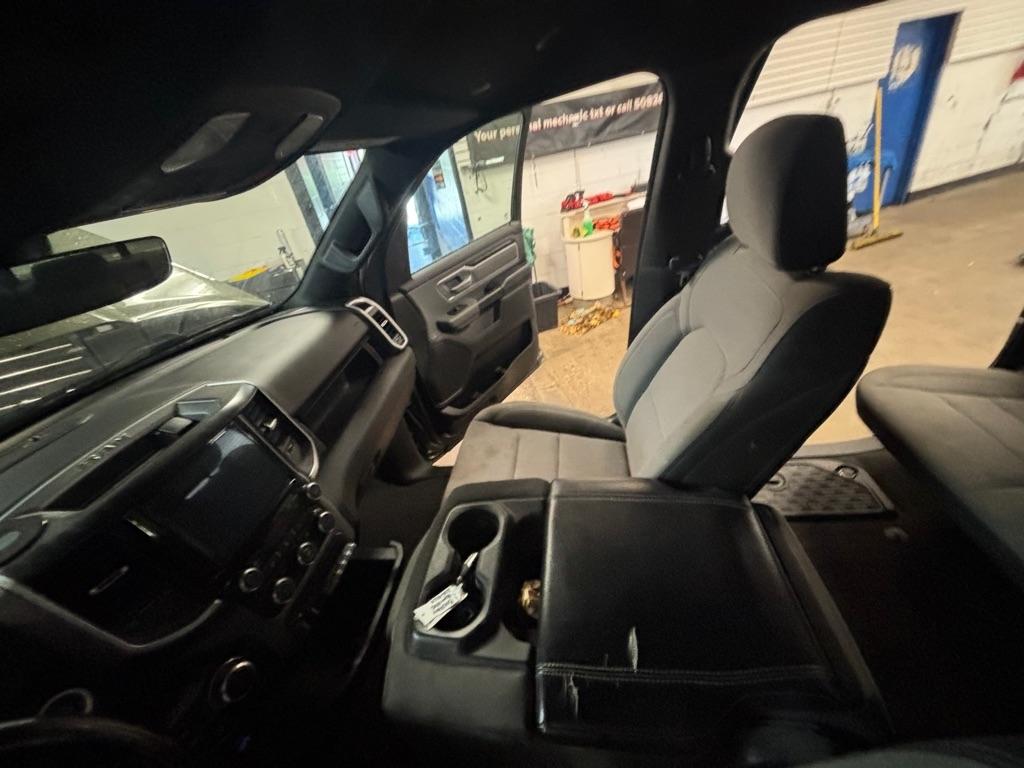 RAM 1500 Big Horn Crew Cab SWB 4WD 2021