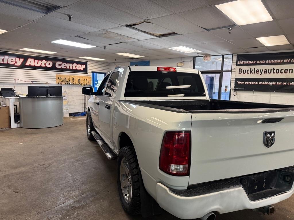 RAM 1500 Tradesman Crew Cab SWB 4WD 2015