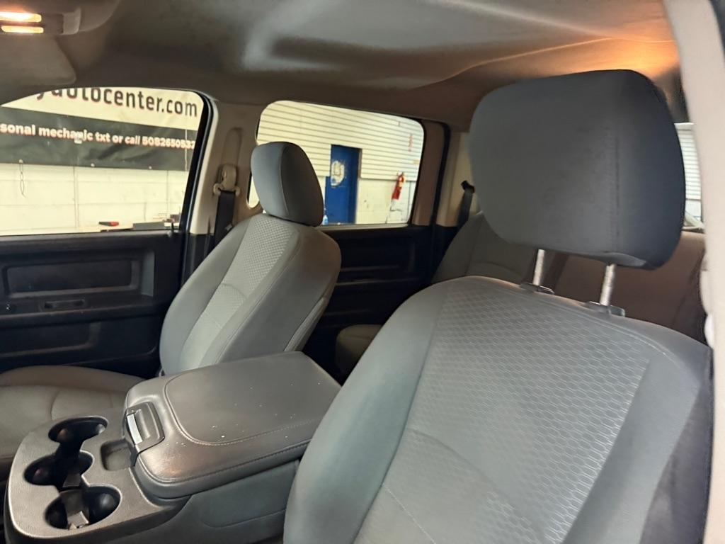 RAM 1500 Tradesman Crew Cab SWB 4WD 2015